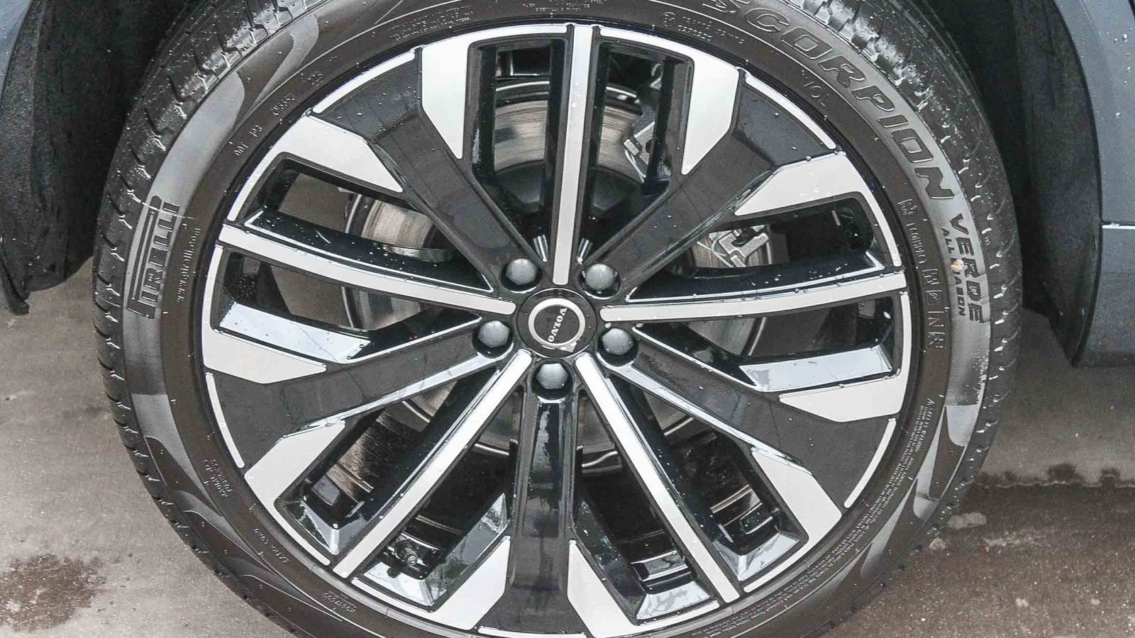 New 2026 Volvo XC90 T8 Plus w/ Protection Package Premier AWD/4WD image 11