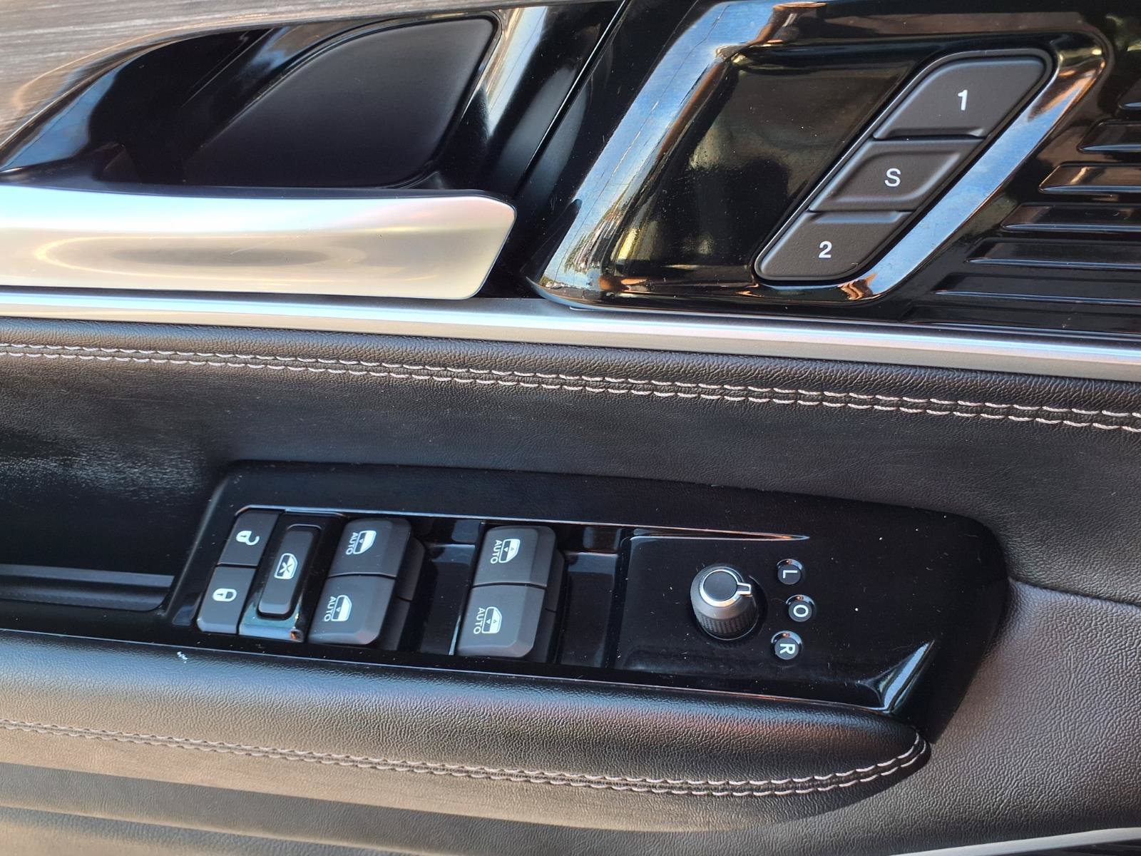 Used 2024 Jeep Wagoneer Series II AWD/4WD image 21