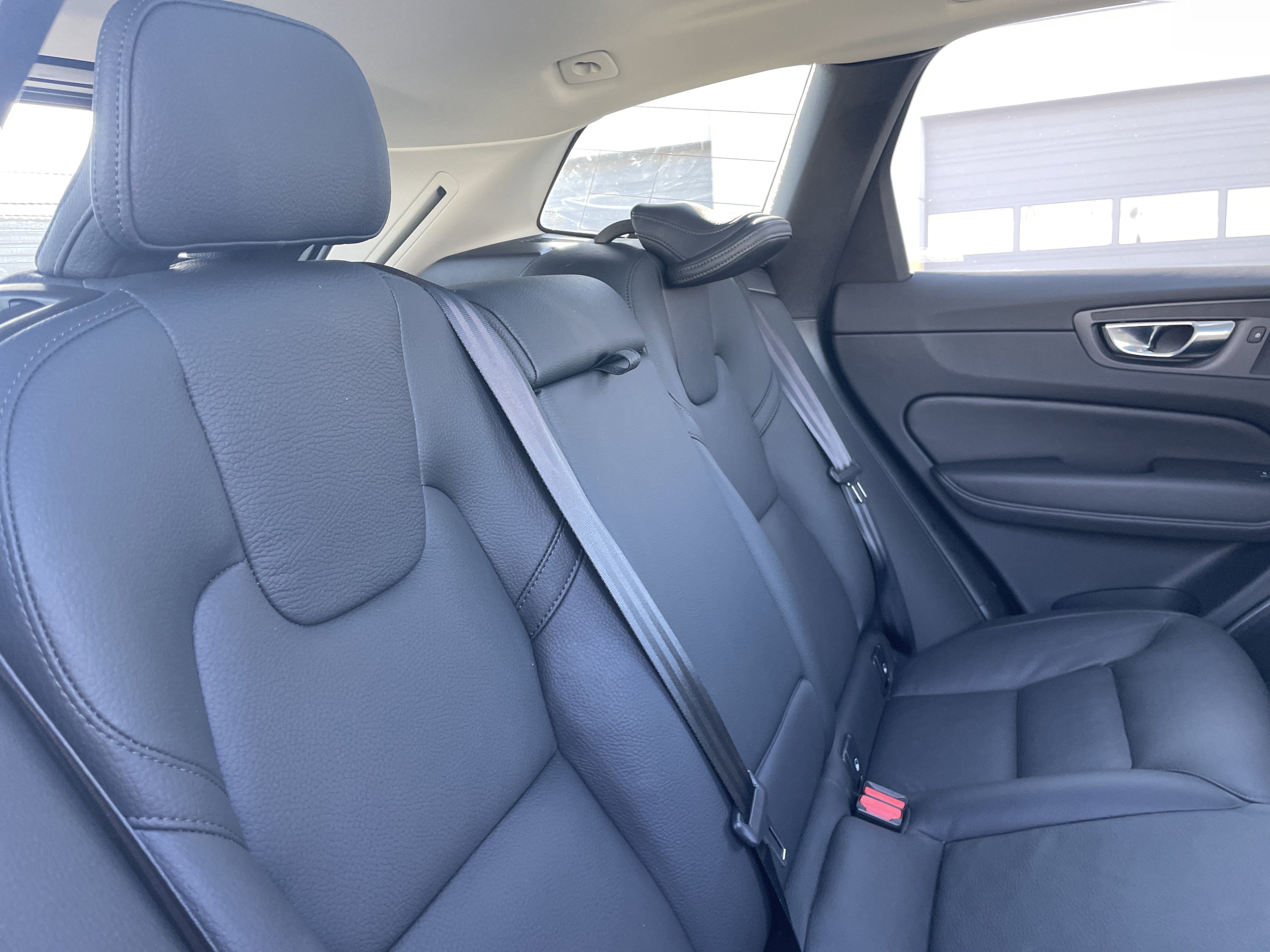 Used 2025 Volvo XC60 B5 Plus image 20