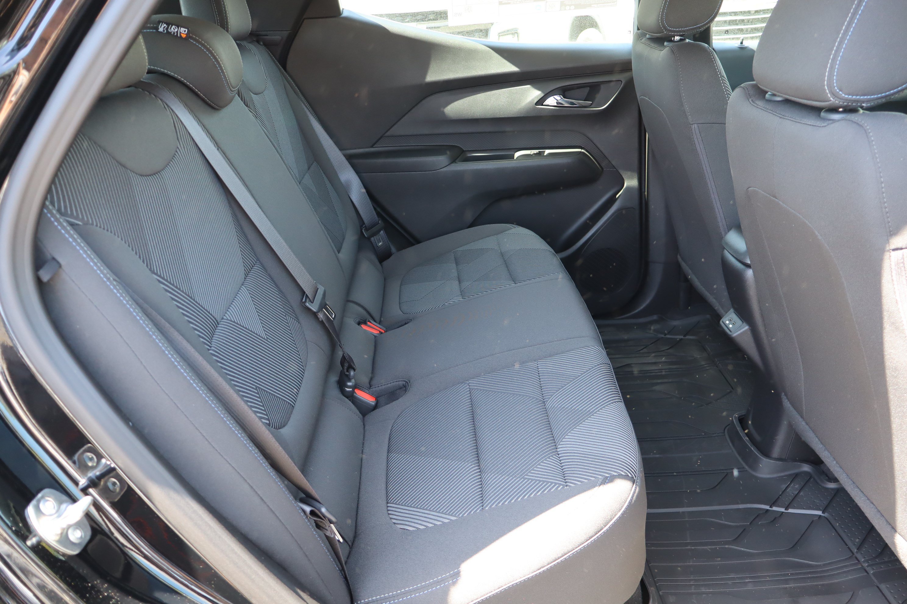 New 2027 Chevrolet Bolt LT w/ Comfort Package FWD image 23