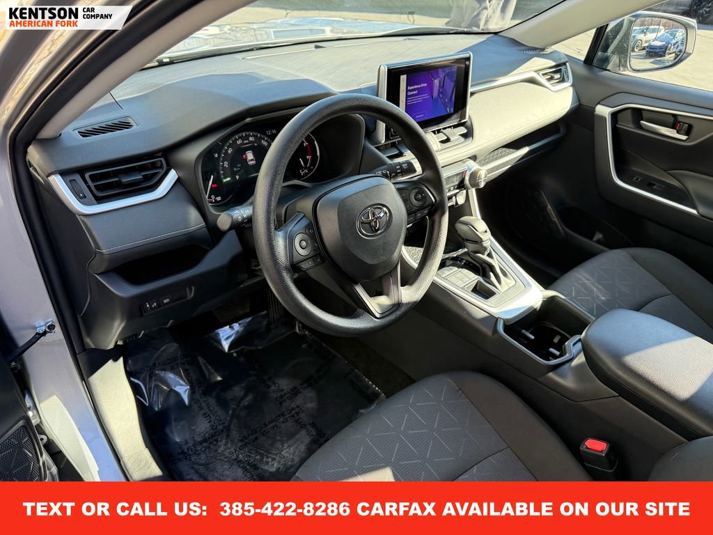 Used 2025 Toyota RAV4 XLE image 33