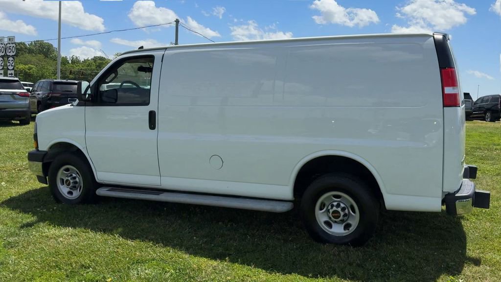 Used 2024 GMC Savana 2500 w/ Driver Convenience Package RWD image 4