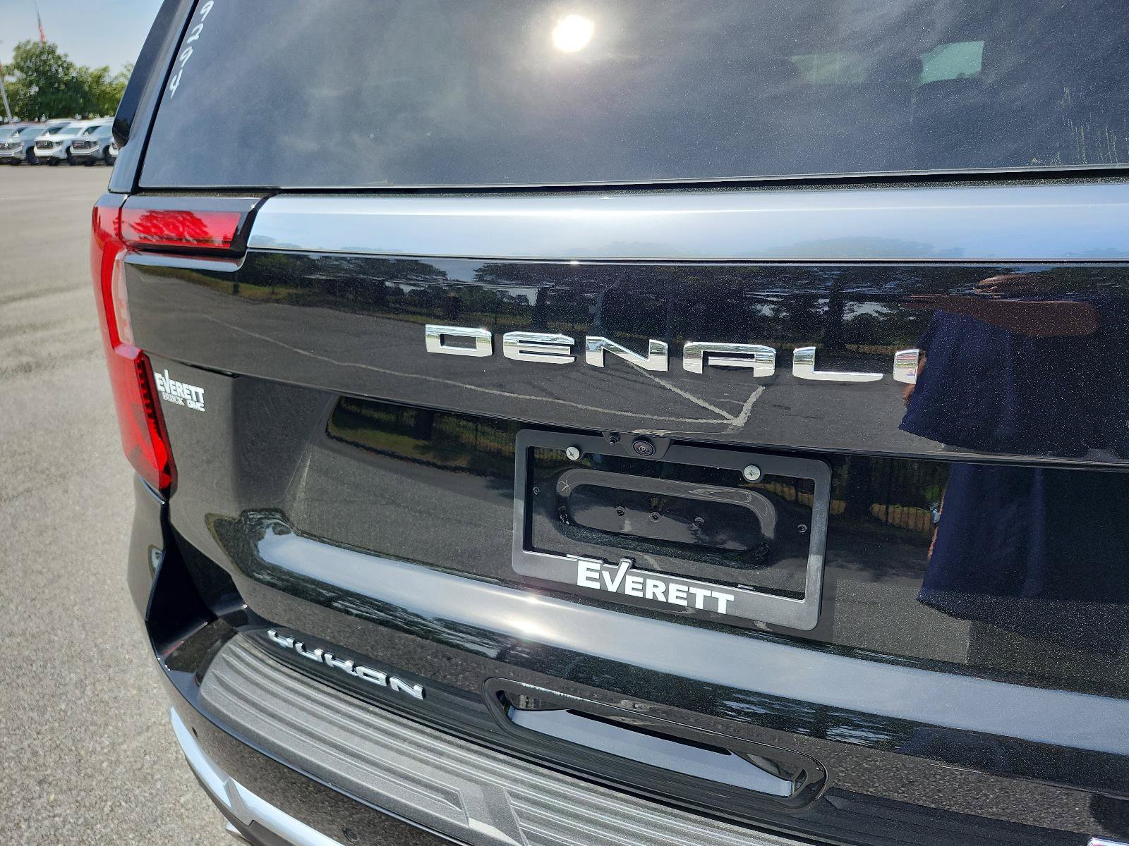 New 2026 GMC Yukon XL Denali w/ Sun & Power Step Package AWD/4WD image 4