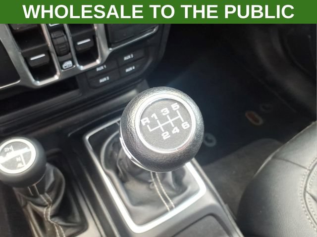 Used 2019 Jeep Wrangler Unlimited Sahara AWD/4WD image 29