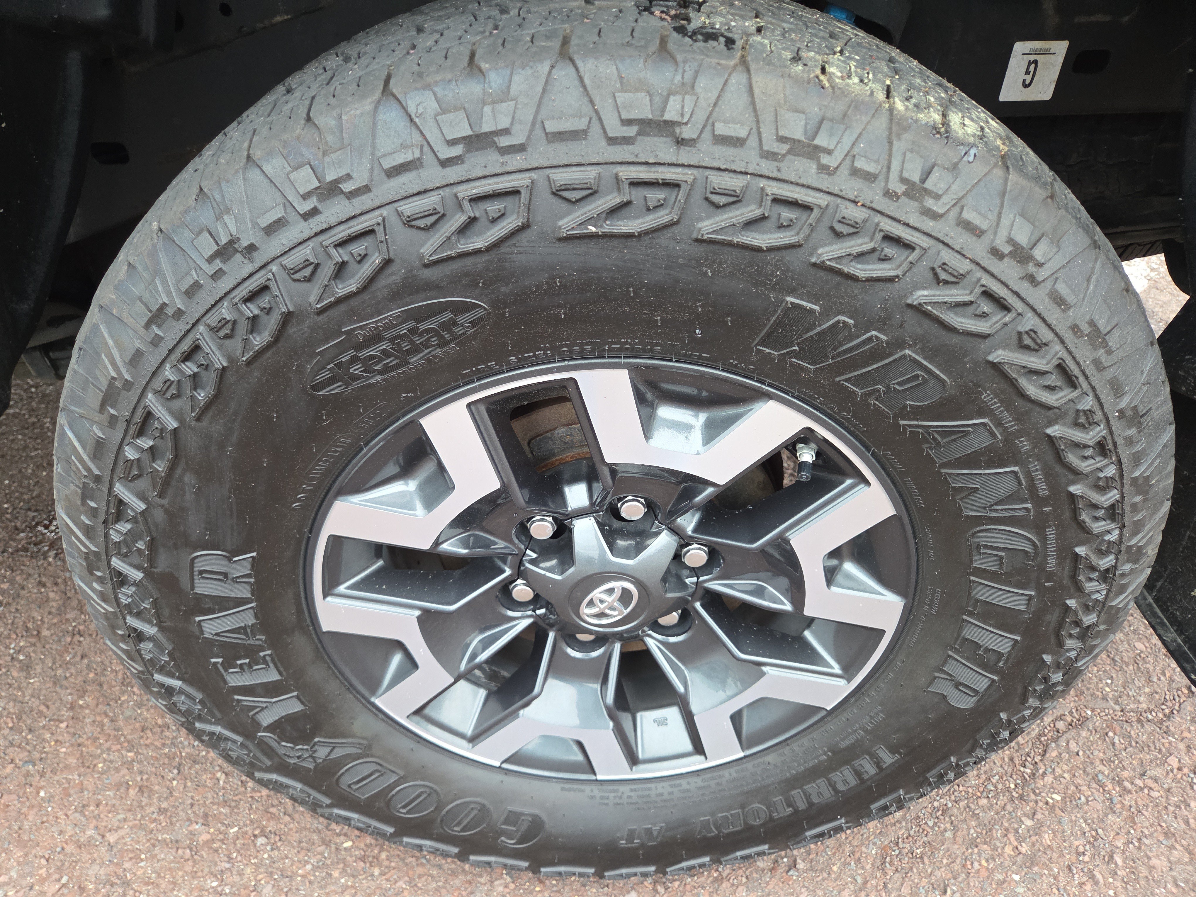 Certified 2020 Toyota Tacoma TRD Off-Road AWD/4WD image 11