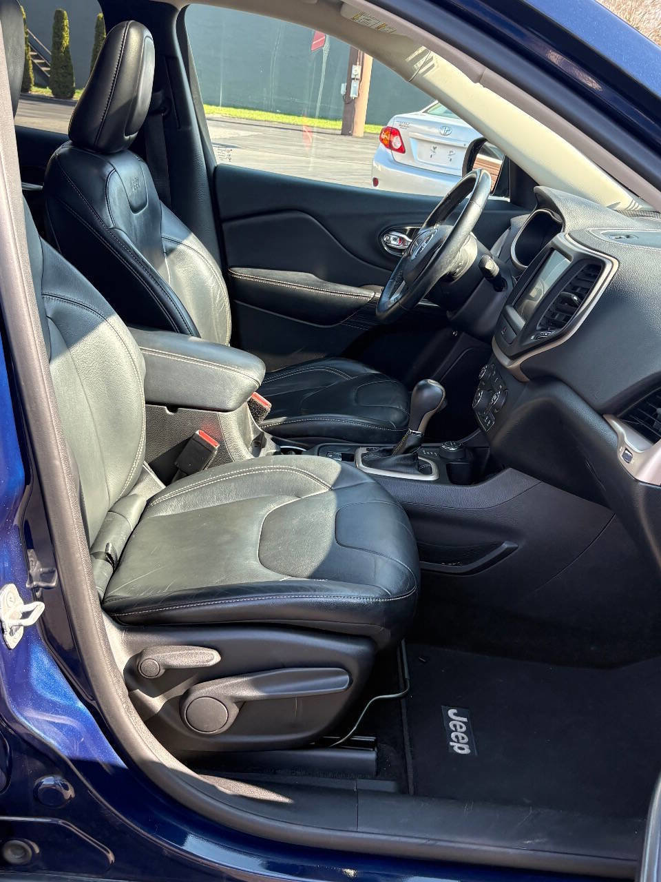 Used 2014 Jeep Cherokee Limited image 30