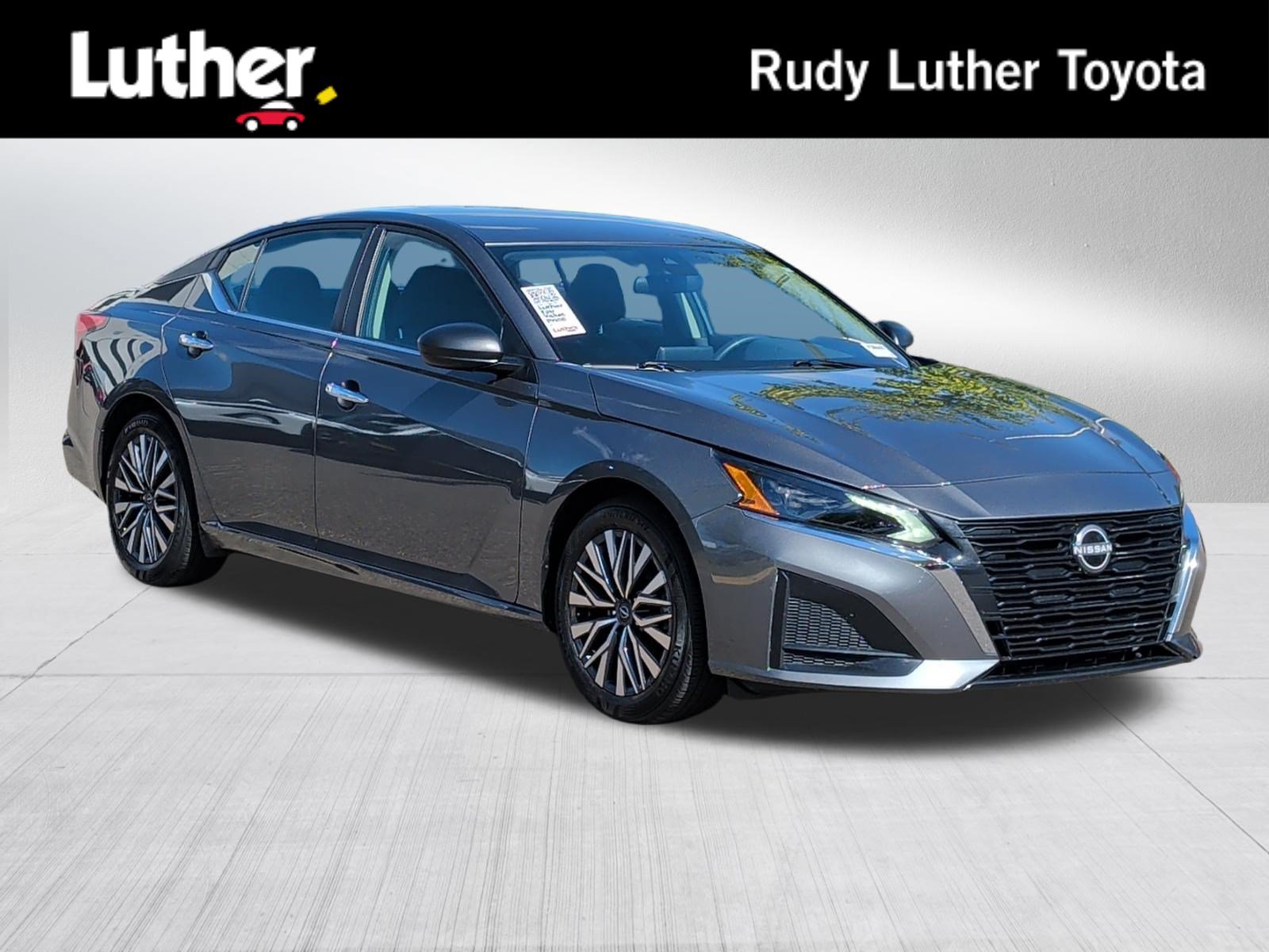 Used 2025 Nissan Altima 2.5 SV