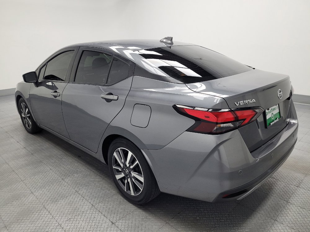Used 2021 Nissan Versa SV FWD image 3