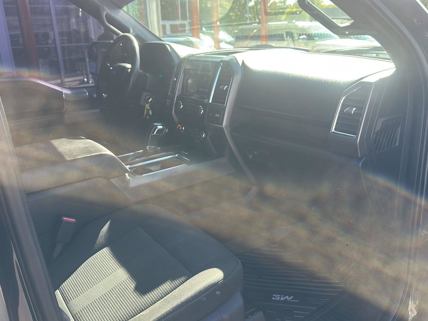 Used 2015 Ford F150 XLT w/ Equipment Group 302A Luxury AWD/4WD image 12