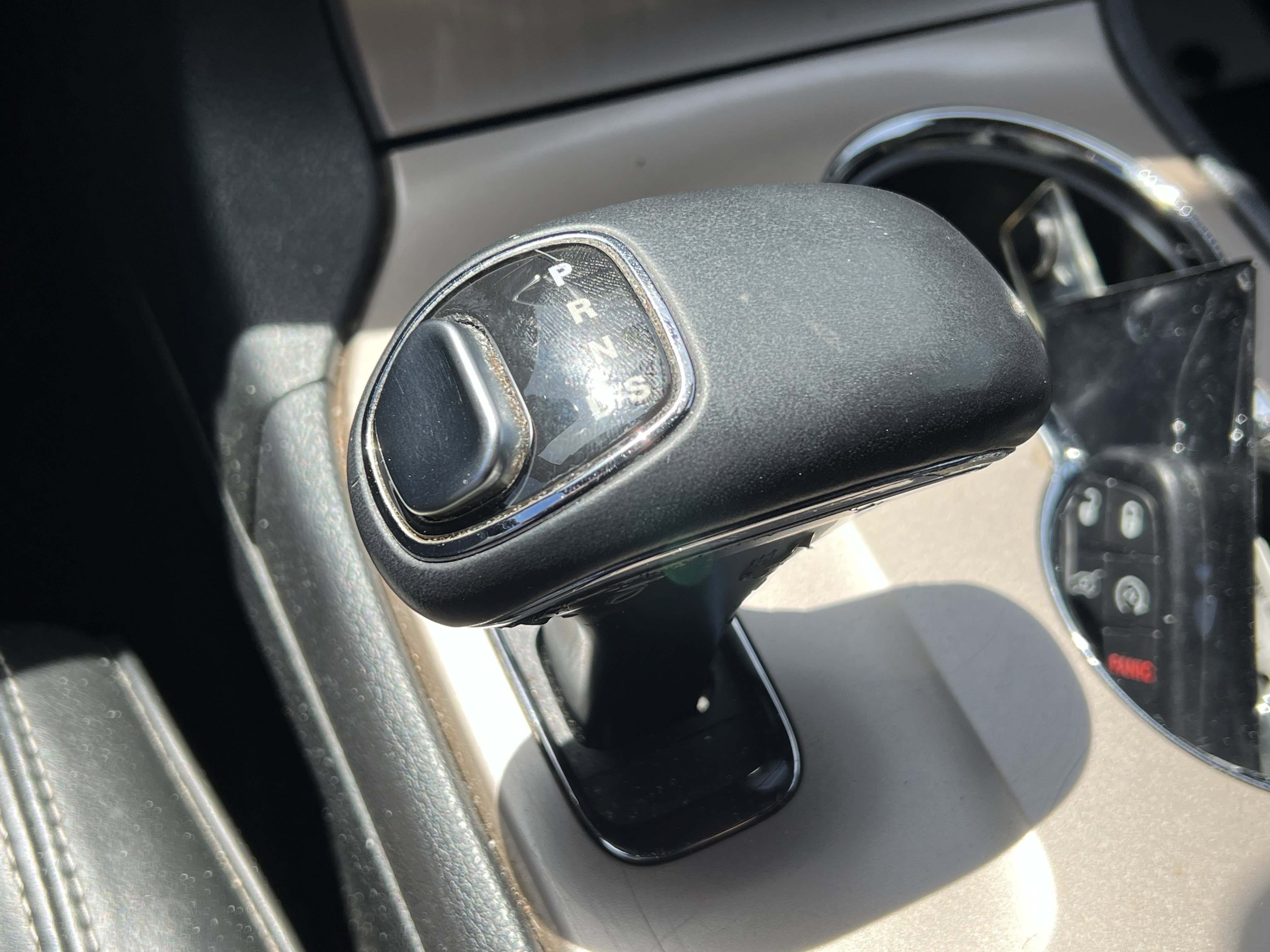 Used 2014 Jeep Grand Cherokee Overland w/ Advanced Technology Group AWD/4WD image 26