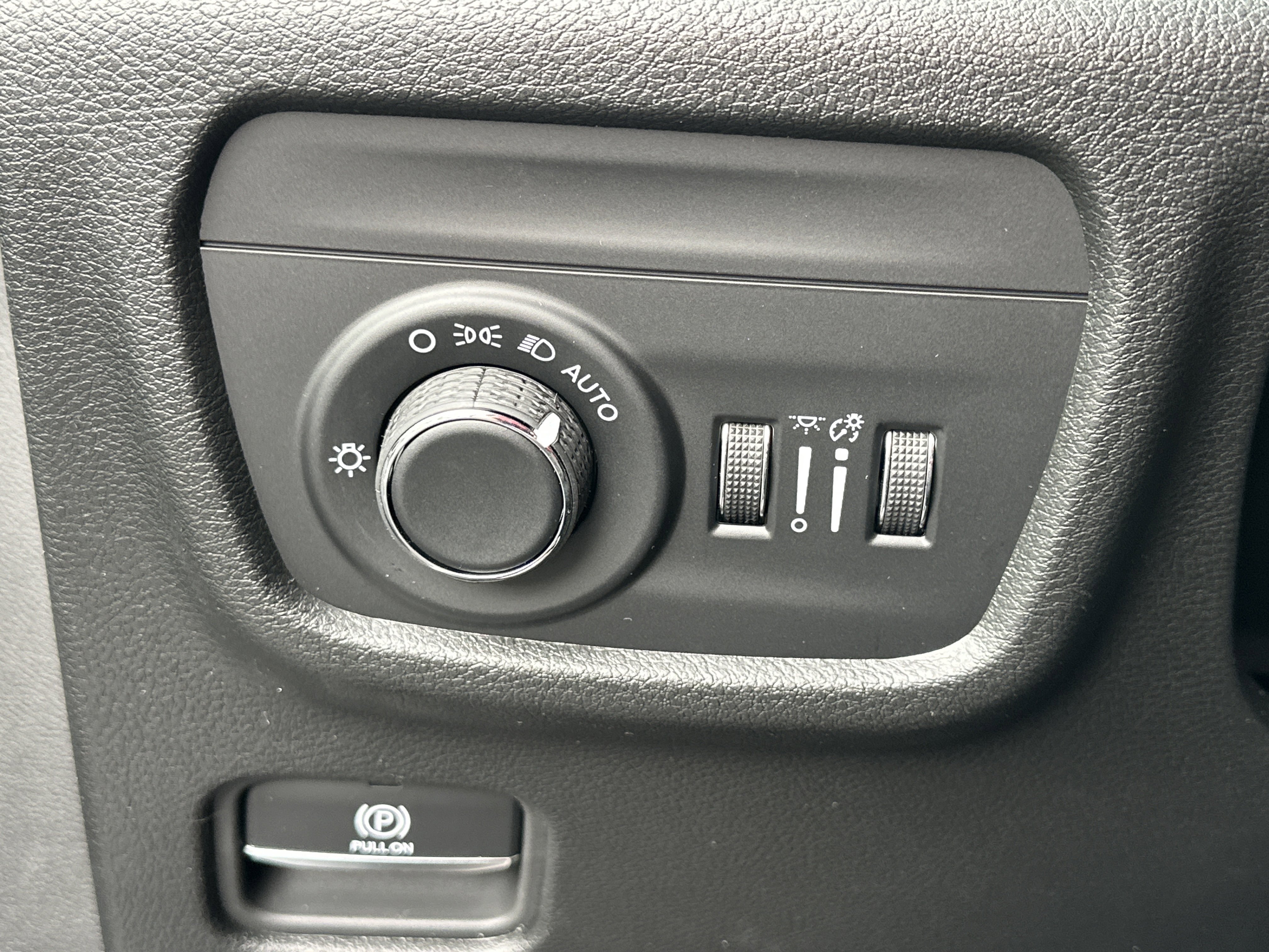 New 2026 Jeep Grand Cherokee Laredo AWD/4WD image 11