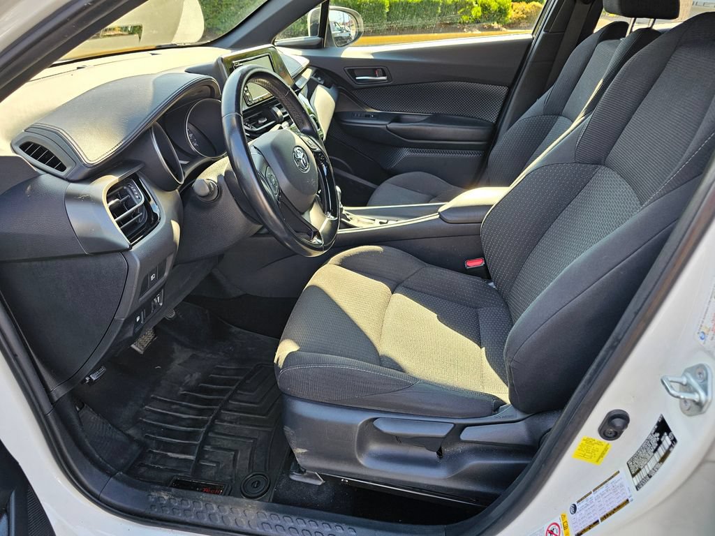 Used 2018 Toyota C-HR XLE FWD image 23