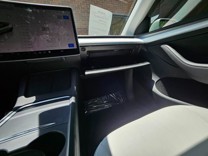 Used 2023 Tesla Model Y Performance AWD/4WD image 56