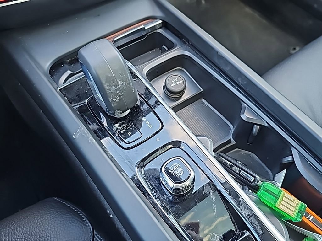 Used 2025 Volvo V60 B5 Cross Country Plus image 6