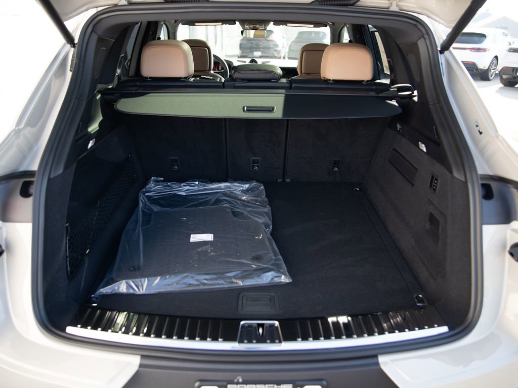 New 2026 Porsche Cayenne S image 14