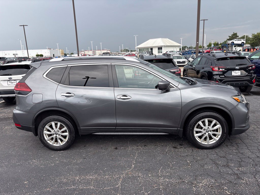 Used 2018 Nissan Rogue SV w/ Premium Package AWD/4WD image 2