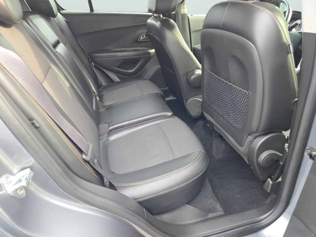 Certified 2019 Chevrolet Trax LT w/ LT Convenience Package FWD image 11