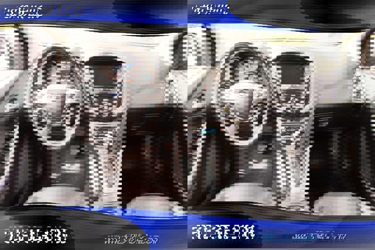 Used 2012 Ford Focus Titanium image 2