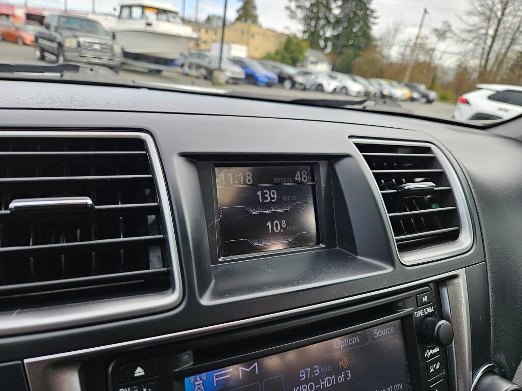 Used 2013 Toyota Highlander Limited image 28