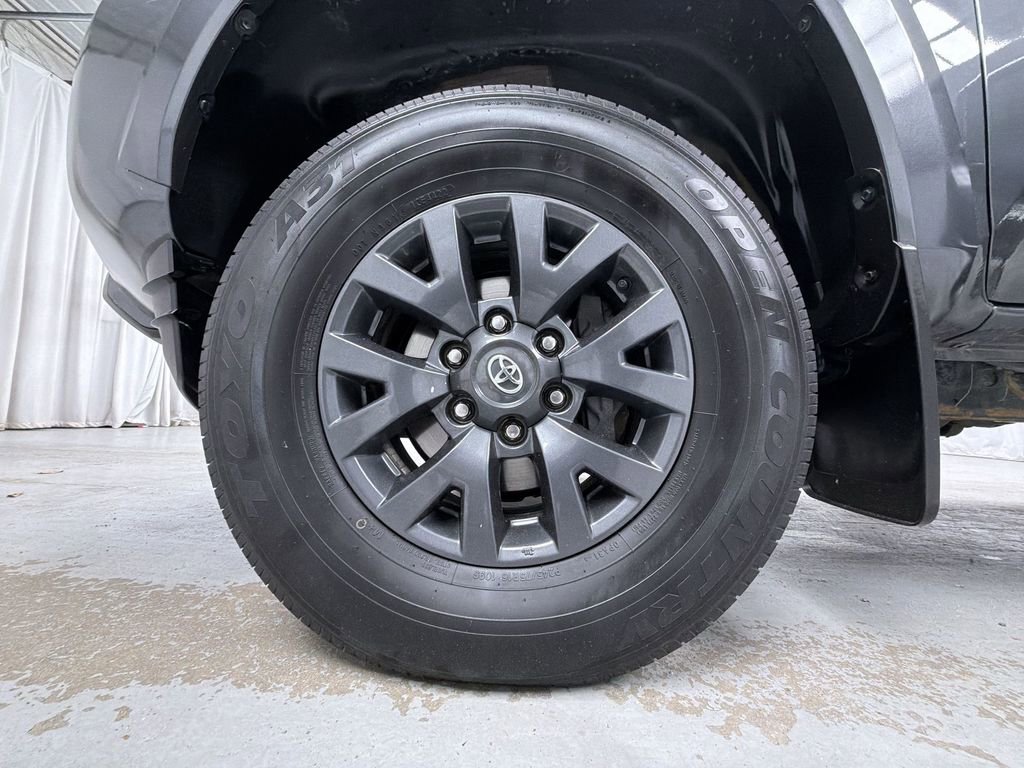 Certified 2023 Toyota Tacoma SR5 AWD/4WD image 15