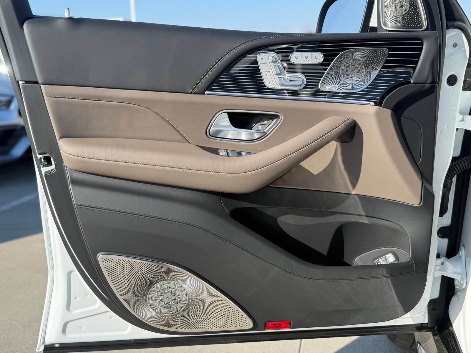 New 2026 Mercedes-Benz Maybach GLS 600 4MATIC image 14