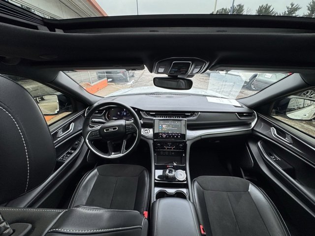 Used 2022 Jeep Grand Cherokee Altitude image 17