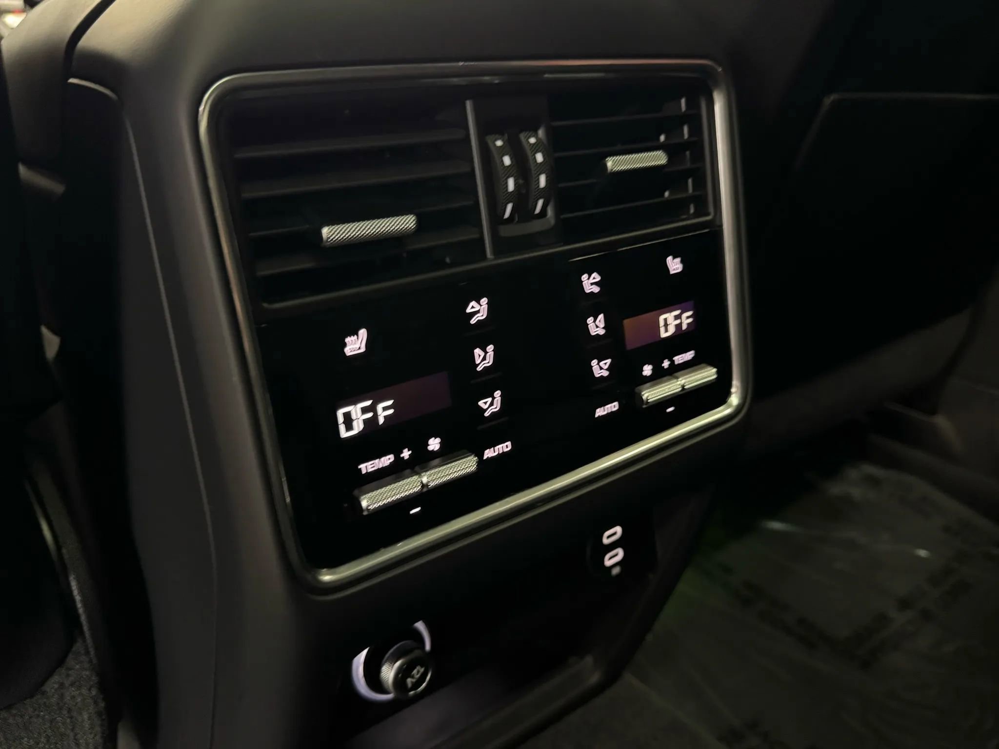 Used 2023 Porsche Cayenne GTS image 23