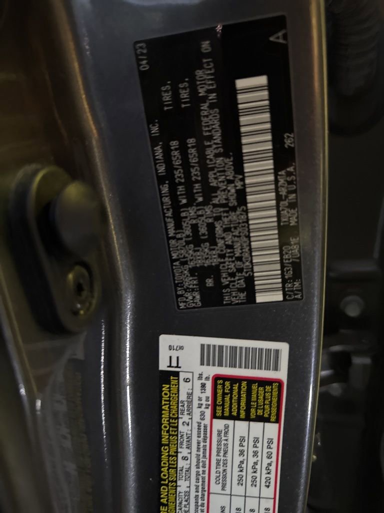 Used 2023 Toyota Highlander XLE image 8