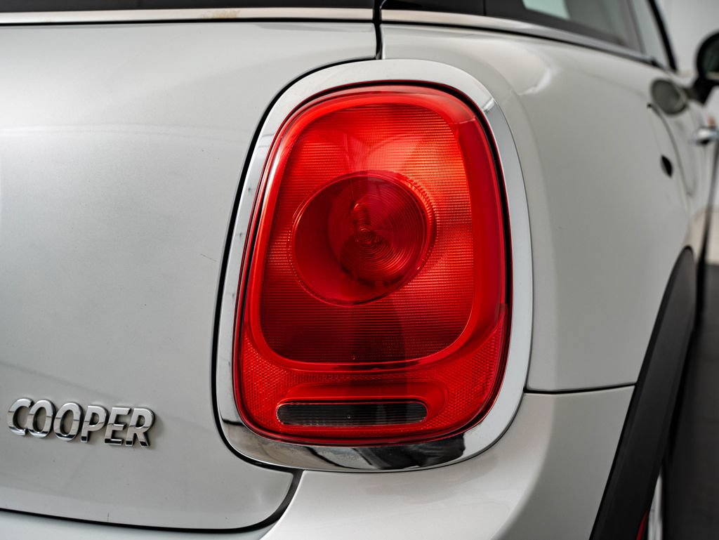 Used 2016 MINI Cooper 2-Door Hardtop FWD image 9