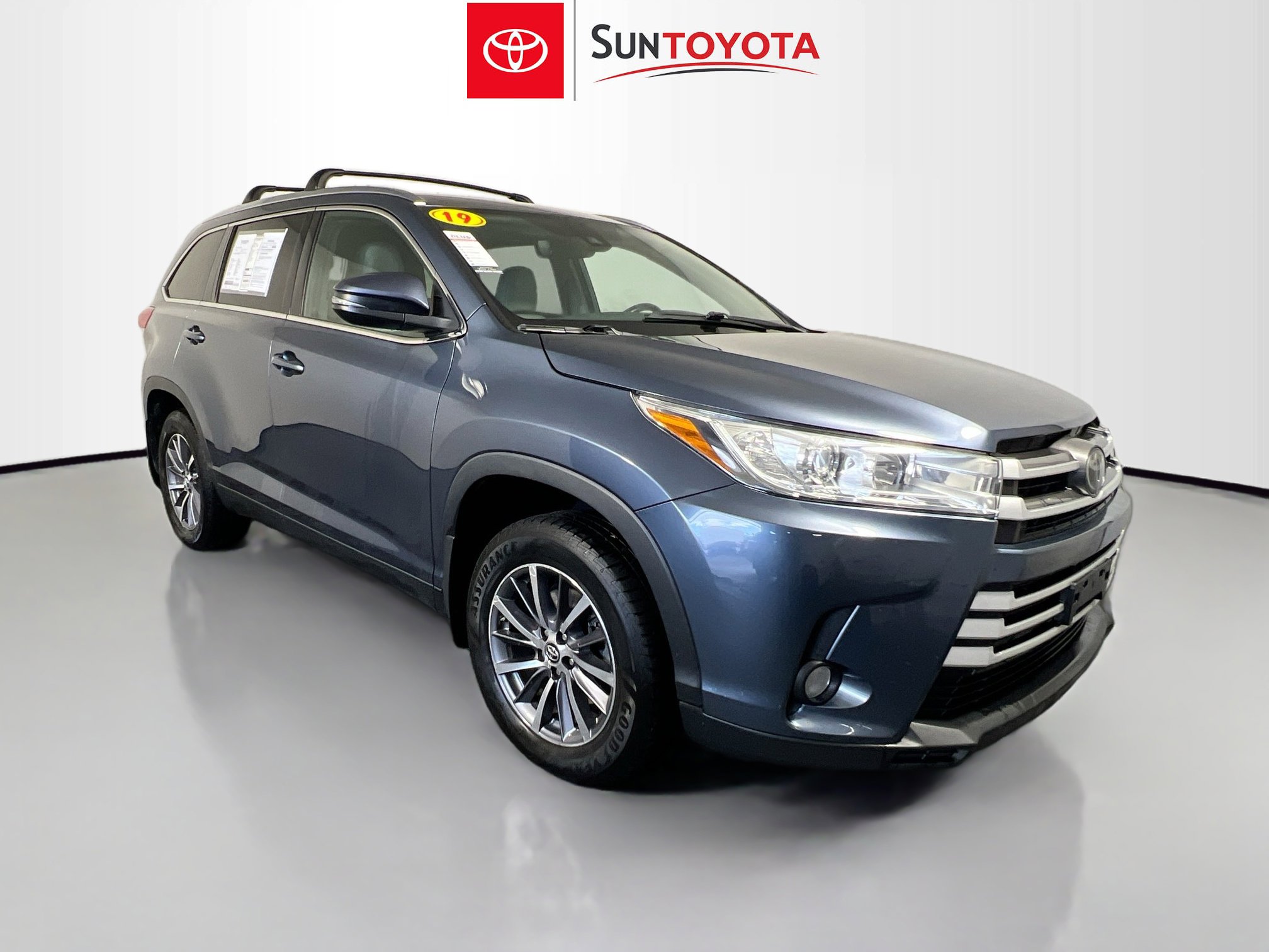 Used 2019 Toyota Highlander XLE image 1