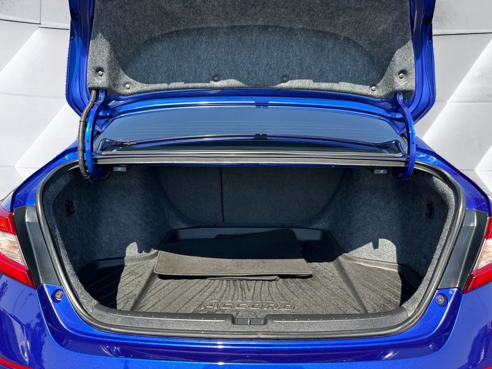 Used 2021 Honda Accord Sport image 19