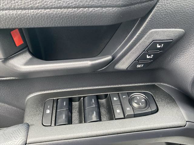 Certified 2025 Toyota 4Runner TRD Off-Road Premium image 13