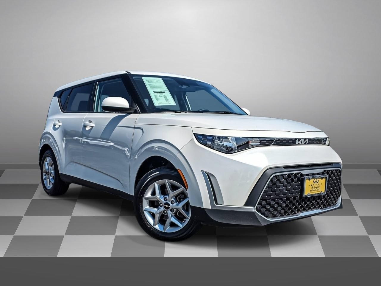 Used 2024 Kia Soul LX w/ Option Group 015 FWD image 1