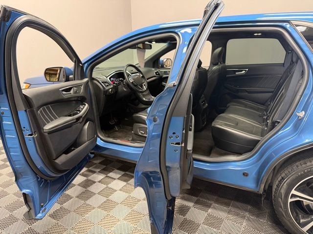 Used 2019 Ford Edge ST w/ Cold Weather Package AWD/4WD image 12