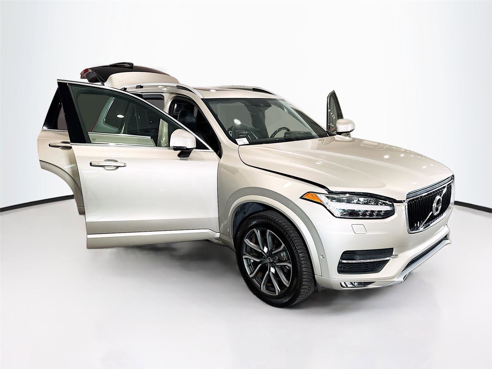 Used 2017 Volvo XC90 T6 Momentum w/ Vision Package image 39