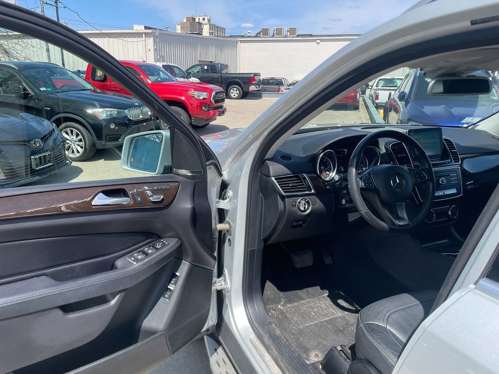 Used 2017 Mercedes-Benz GLS 450 4MATIC image 10