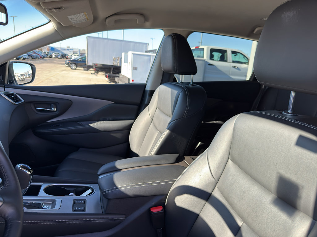 Certified 2024 Nissan Murano SV w/ SV Midnight Edition Package image 26