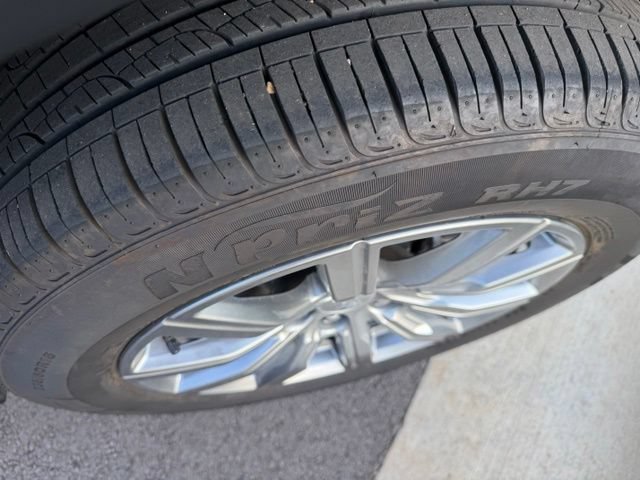Used 2020 Cadillac XT4 Premium Luxury w/ Driver Awareness Package AWD/4WD image 5