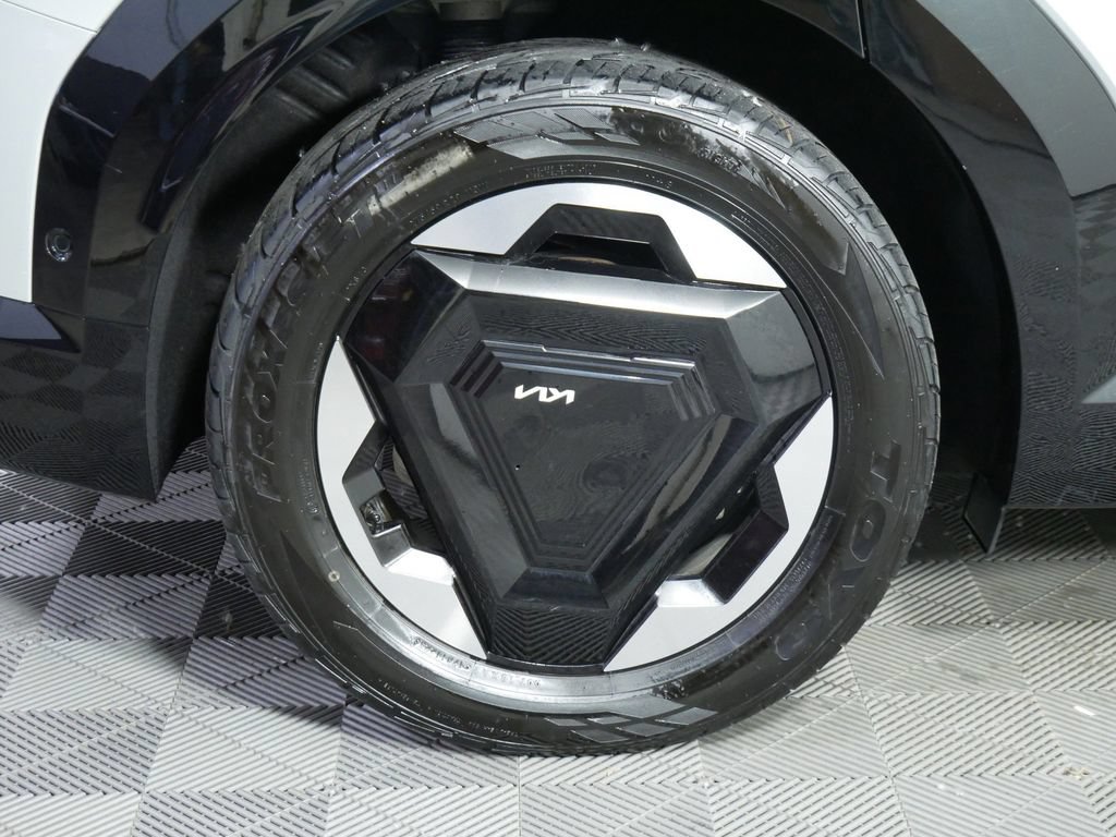 Certified 2024 Kia EV9 Land AWD/4WD image 13