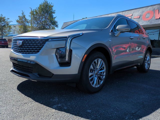 Used 2024 Cadillac XT4 Premium Luxury image 9