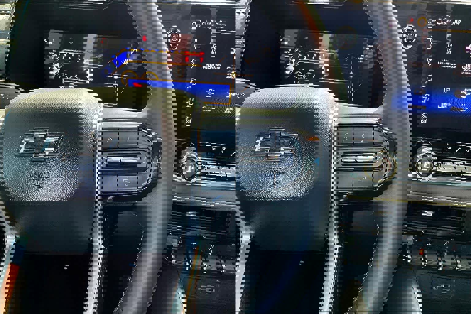 Used 2024 Chevrolet Colorado ZR2 w/ Technology Package image 24