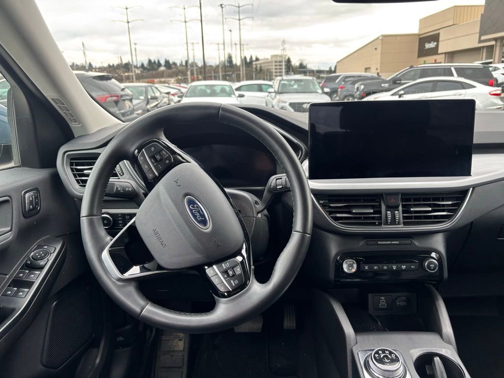 Used 2024 Ford Escape Platinum image 7