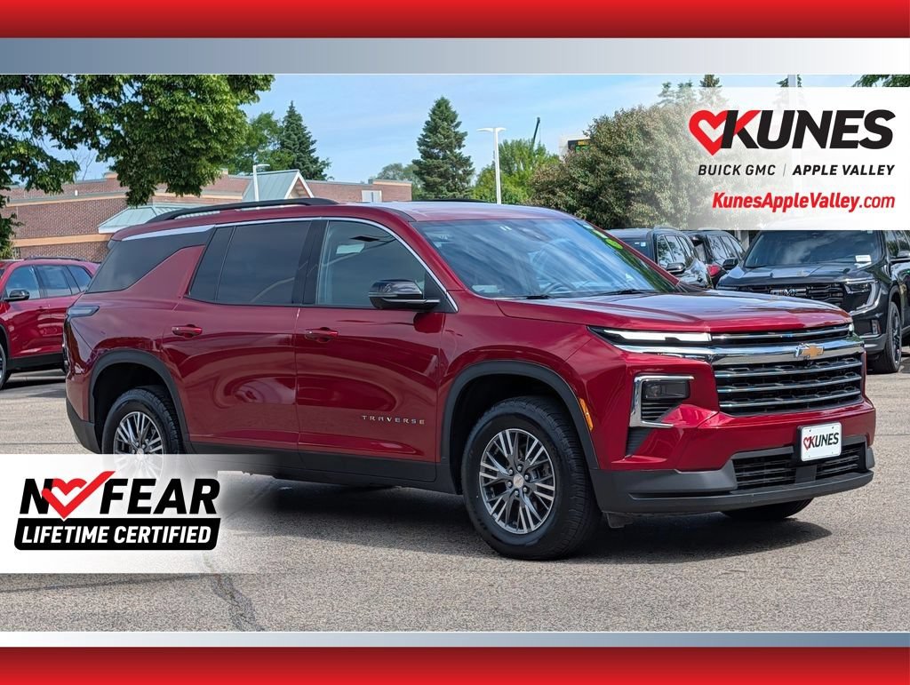 Used 2024 Chevrolet Traverse LT