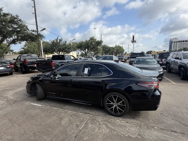 Used 2022 Toyota Camry SE FWD image 8