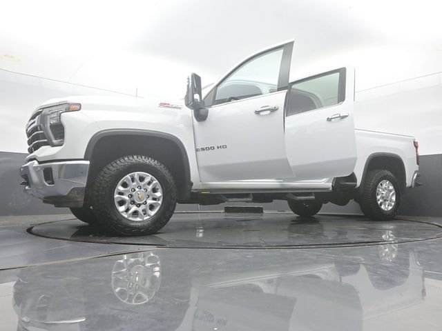 Used 2025 Chevrolet Silverado 2500 LTZ w/ LTZ Premium Package AWD/4WD image 57