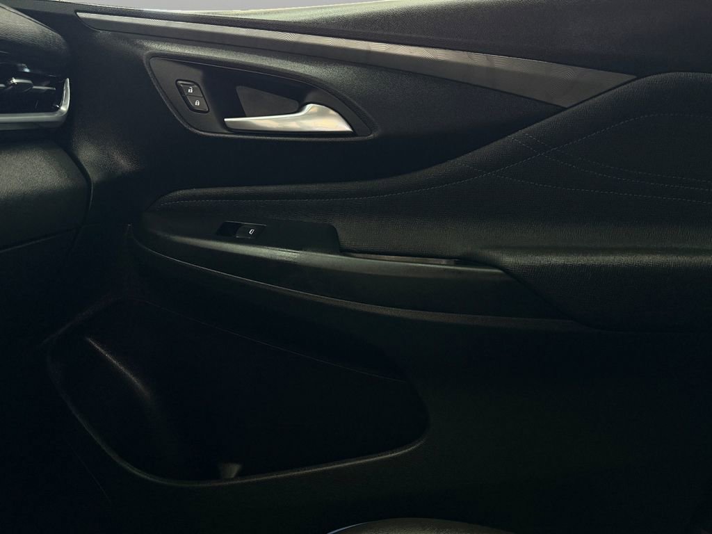 Used 2025 Buick Envista Sport Touring image 27