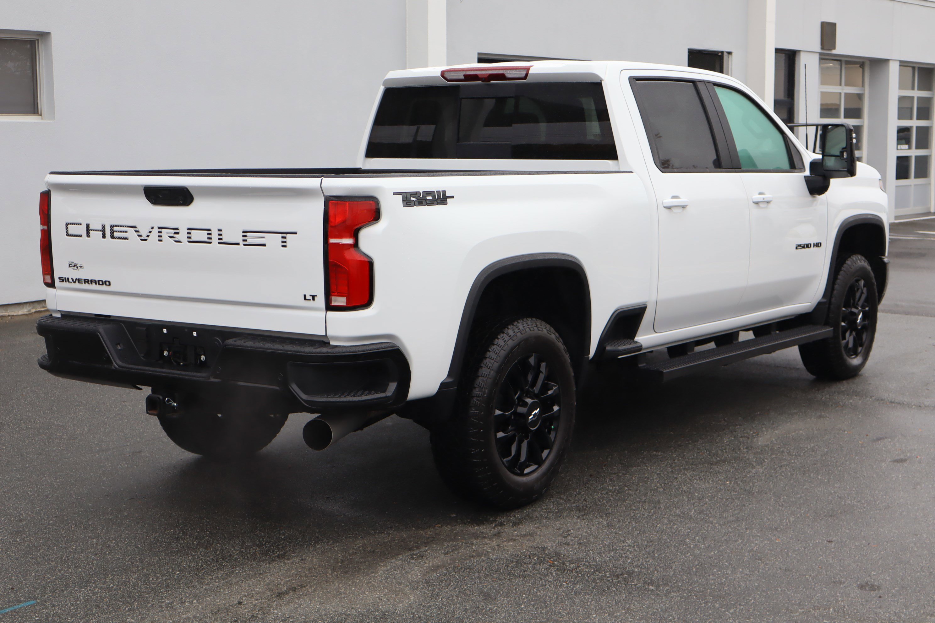 Used 2025 Chevrolet Silverado 2500 LT w/ Trail Boss Package image 10