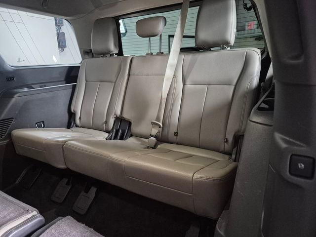Used 2018 Ford Expedition XLT w/ Equipment Group 202A AWD/4WD image 33