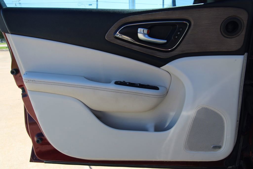 Used 2015 Chrysler 200 C w/ Navigation & Sound Group I image 37