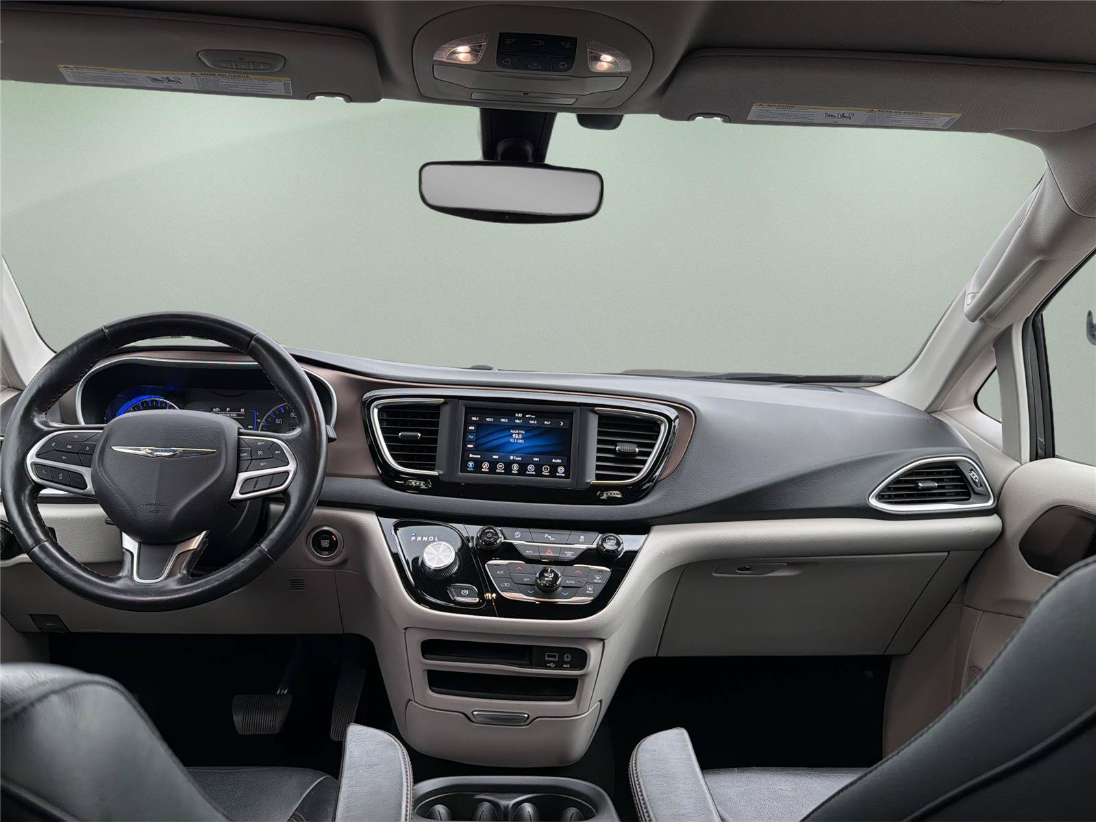 Used 2019 Chrysler Pacifica Touring-L FWD image 29